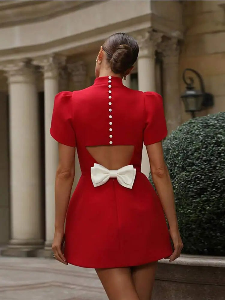 Korte Mini Jurk met Schoudervullingen Zwart Sexy Design