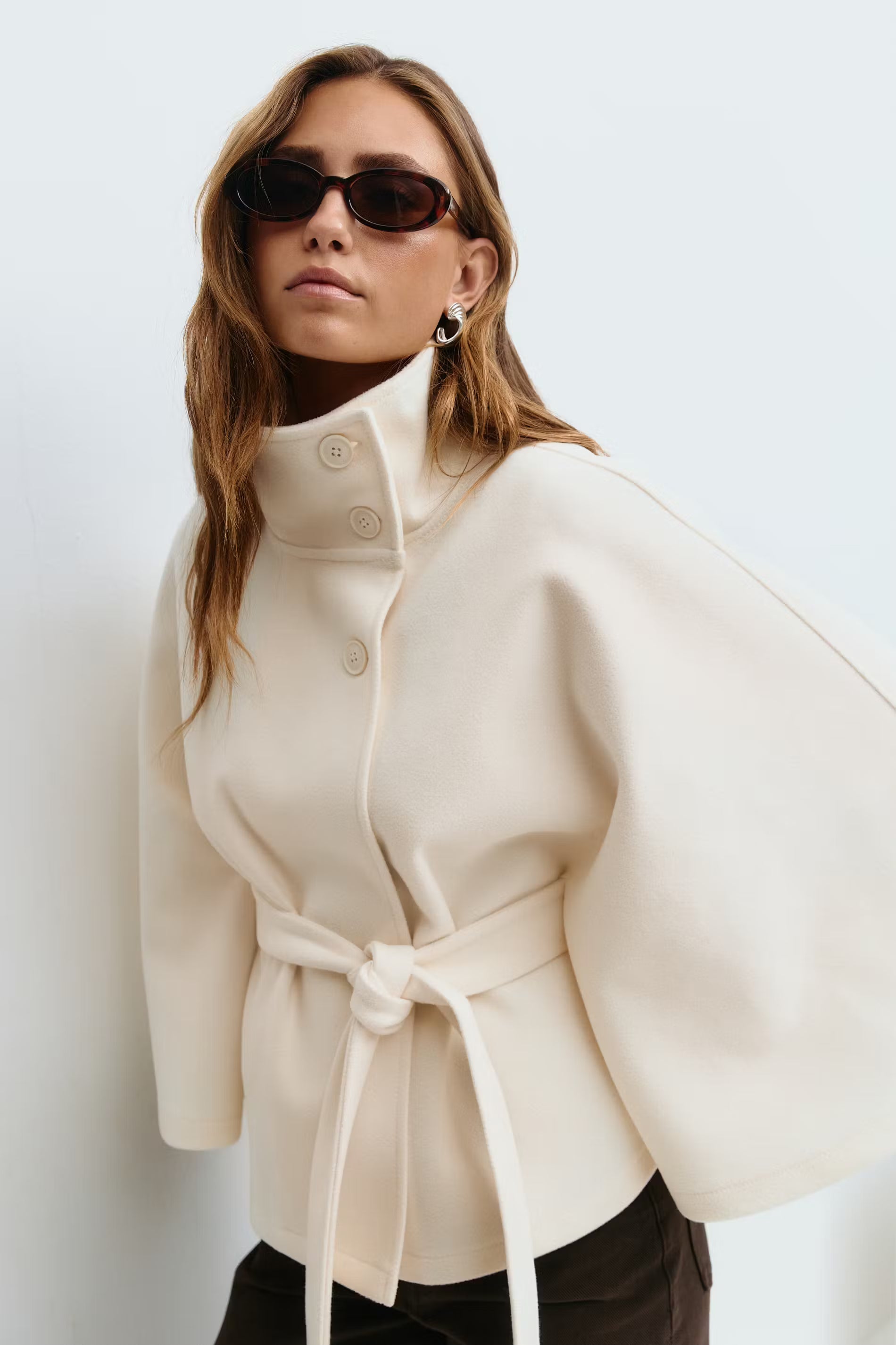 Dames Winterjas Elegante Cape Model met Hoge Kraag en Ceintuur - StudioMarella