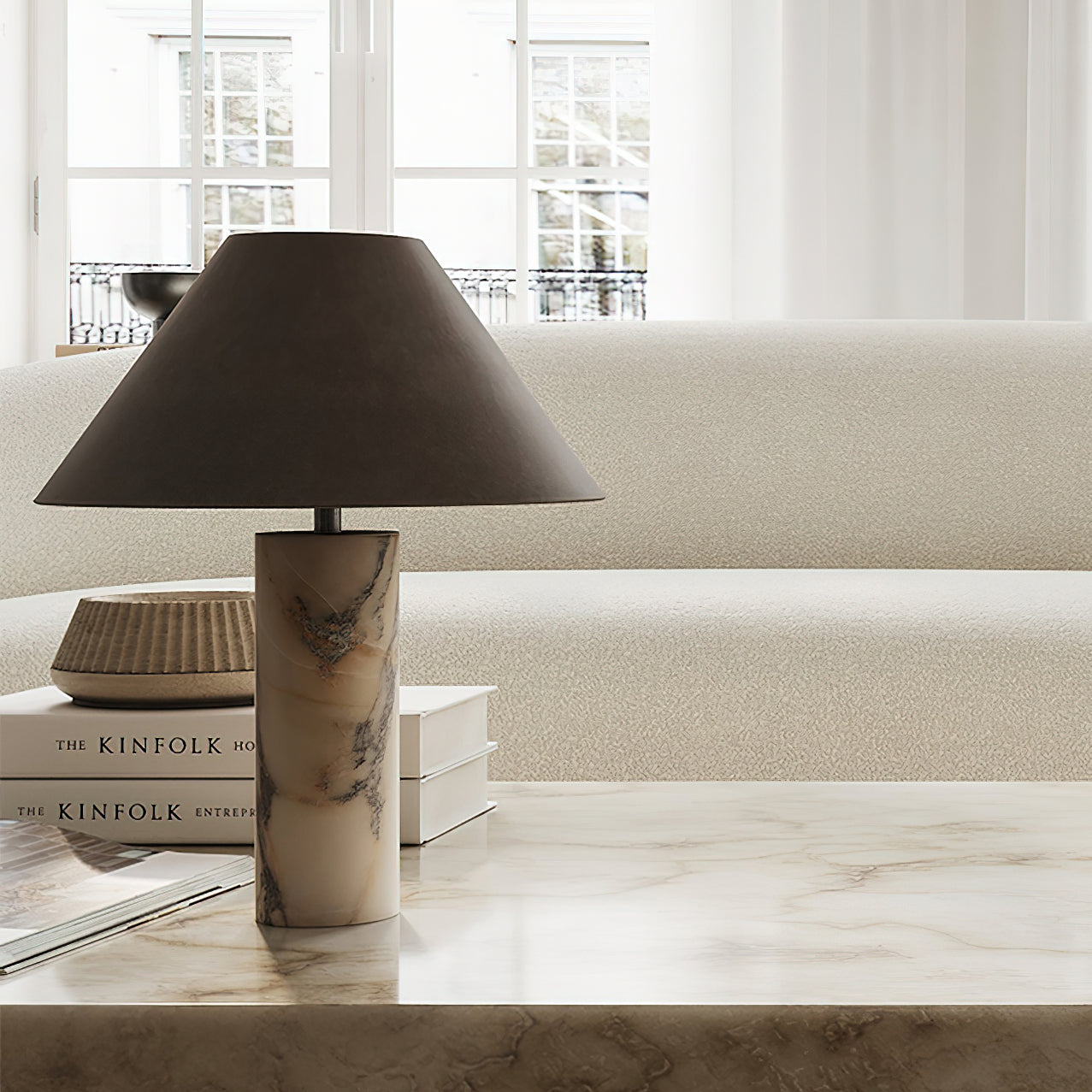 Marmeren Tafellamp met Zwarte Stoffen Kap — Natuursteen Voet Wit Marmer Textielkap — Decoratieve Verlichting voor Slaapkamer Woonkamer Bureau Nachtkastje