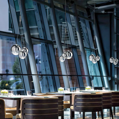 Glazen Hanglamp met Metalen Cluster Bellenbollen Moderne Verlichting