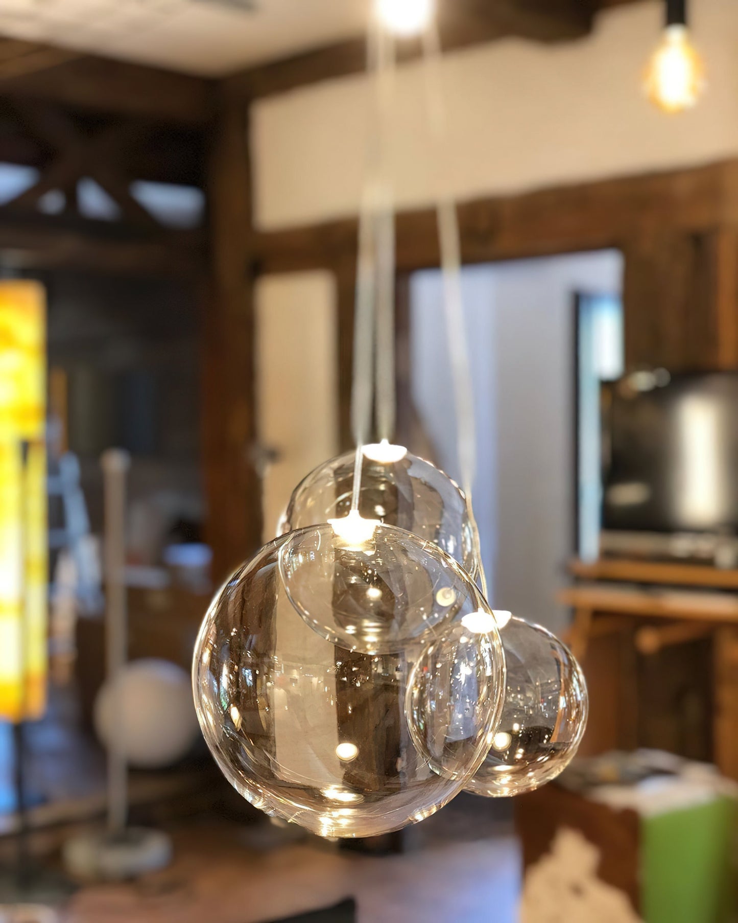 Glazen Hanglamp met Metalen Cluster Bellenbollen Moderne Verlichting