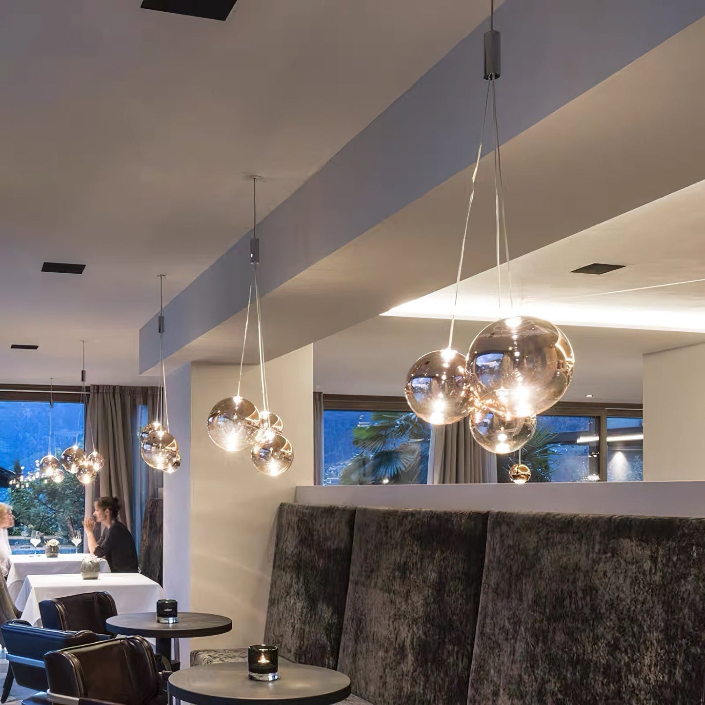 Glazen Hanglamp met Metalen Cluster Bellenbollen Moderne Verlichting