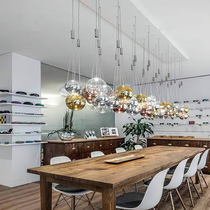 Glazen Hanglamp met Metalen Cluster Bellenbollen Moderne Verlichting