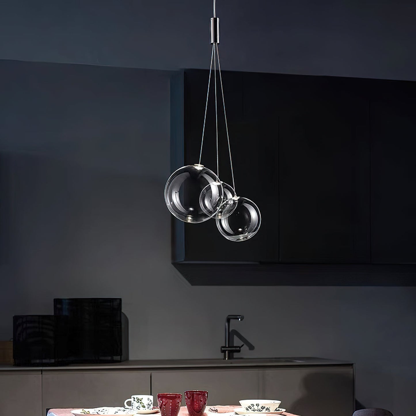 Glazen Hanglamp met Metalen Cluster Bellenbollen Moderne Verlichting