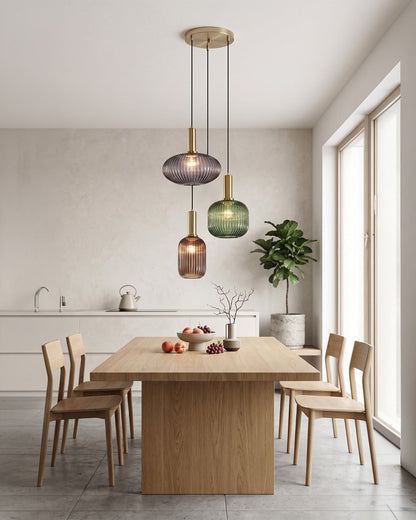 CLYDE Moderne Hanglamp met Gekleurde Glazen Kap – Scandinavisch Design voor Woonkamer & Eetkamer – E27 Fitting