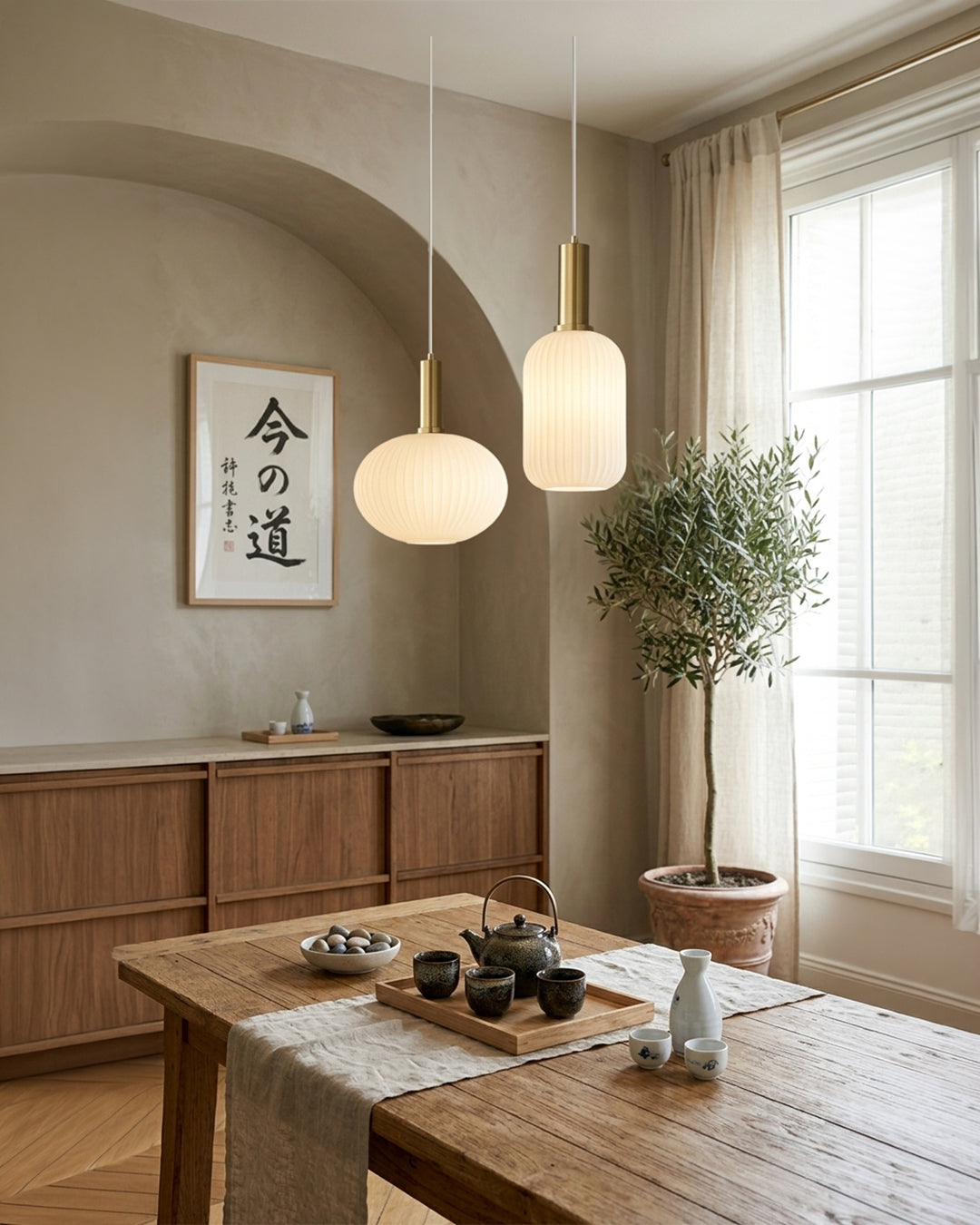 CLYDE Moderne Hanglamp met Gekleurde Glazen Kap – Scandinavisch Design voor Woonkamer & Eetkamer – E27 Fitting