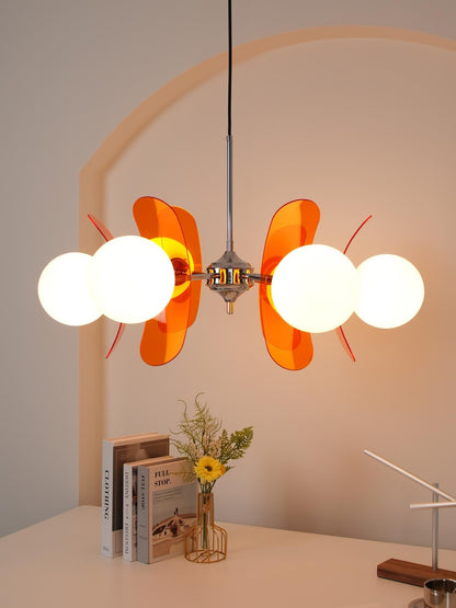 Moderne Sputnik Kroonluchter met Gekleurde Acryl Elementen en Witte Glazen Bollen – Design Hanglamp Meerdere Lichtpunten