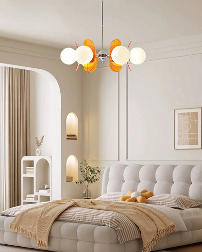 Moderne Sputnik Kroonluchter met Gekleurde Acryl Elementen en Witte Glazen Bollen – Design Hanglamp Meerdere Lichtpunten
