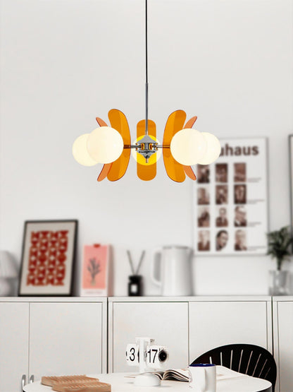 Moderne Sputnik Kroonluchter met Gekleurde Acryl Elementen en Witte Glazen Bollen – Design Hanglamp Meerdere Lichtpunten