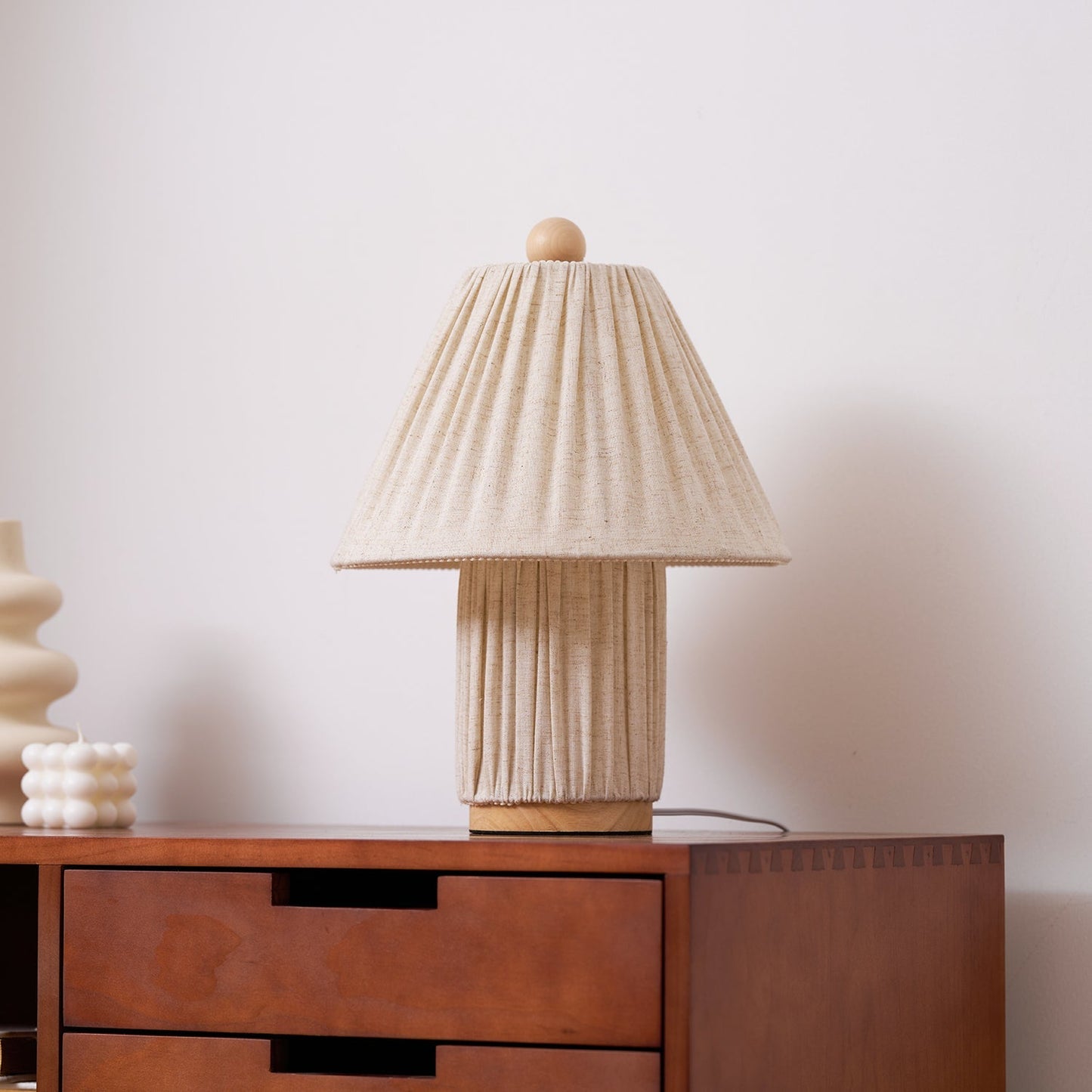Retro Tafellamp met Geplooide Stoffen Kap – Warm Zacht Licht – Scandinavisch Minimalistisch Design voor Slaapkamer Woonkamer