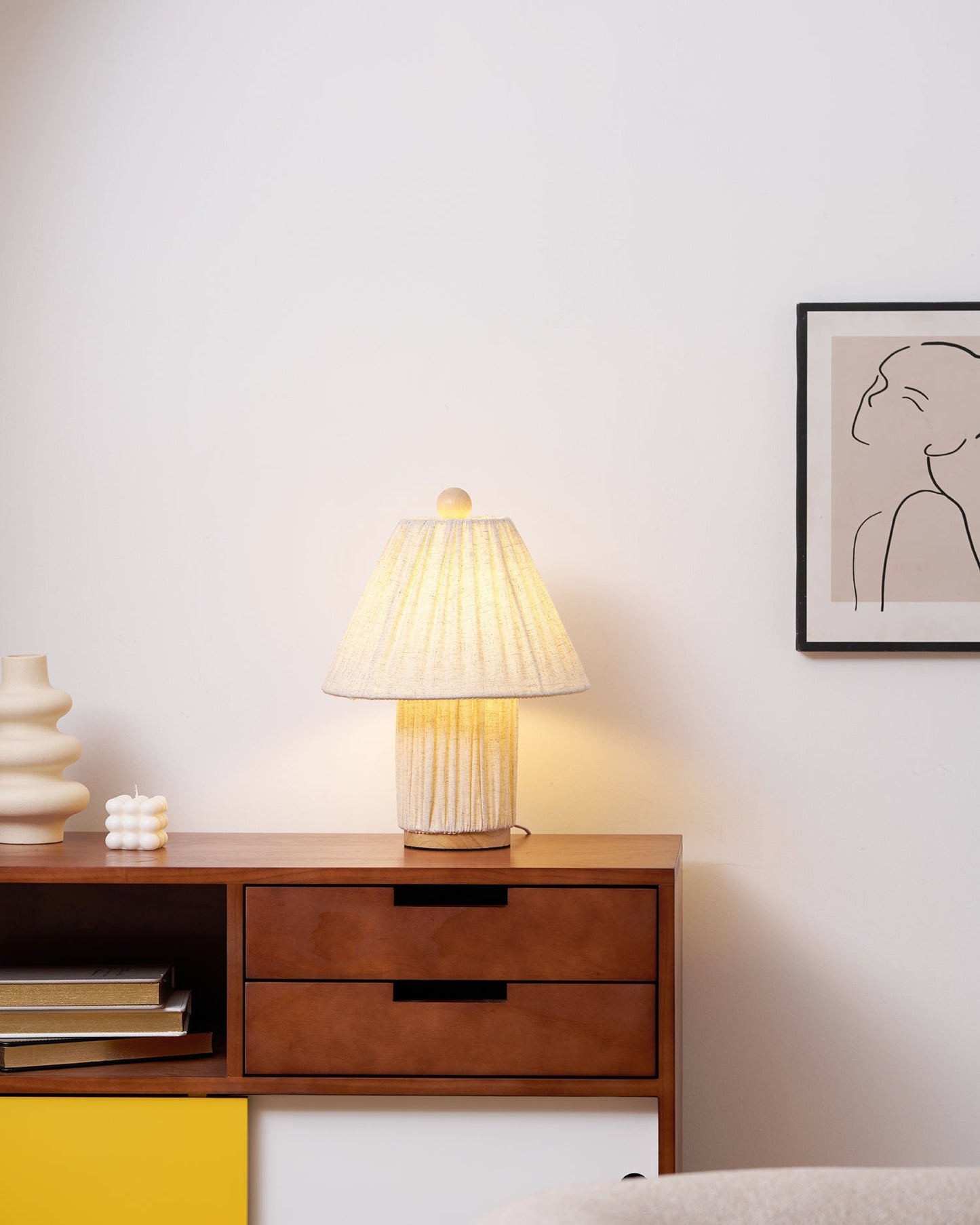 Retro Tafellamp met Geplooide Stoffen Kap – Warm Zacht Licht – Scandinavisch Minimalistisch Design voor Slaapkamer Woonkamer