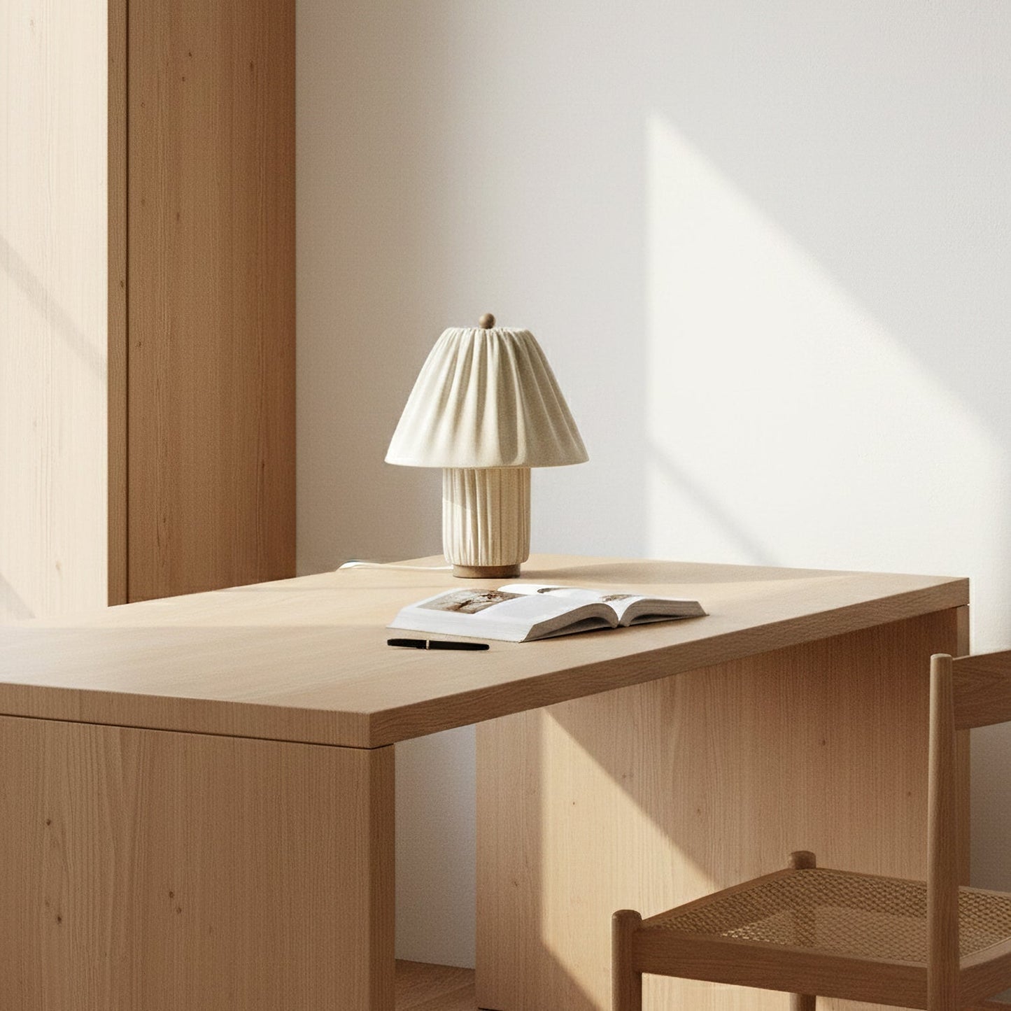 Retro Tafellamp met Geplooide Stoffen Kap – Warm Zacht Licht – Scandinavisch Minimalistisch Design voor Slaapkamer Woonkamer