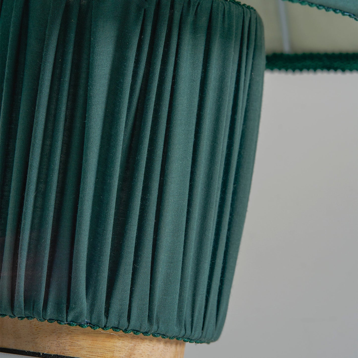 Retro Tafellamp met Geplooide Stoffen Kap – Warm Zacht Licht – Scandinavisch Minimalistisch Design voor Slaapkamer Woonkamer