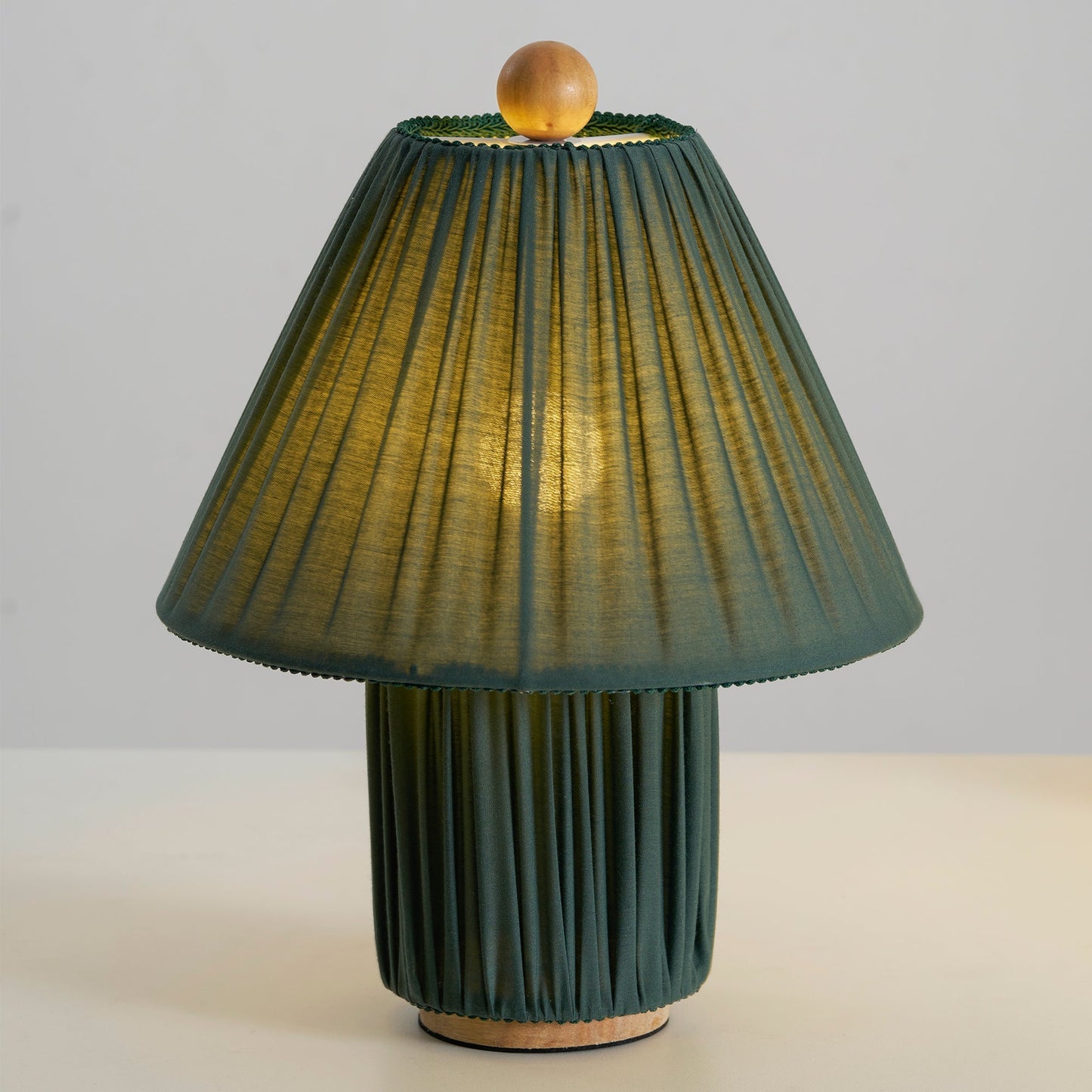 Retro Tafellamp met Geplooide Stoffen Kap – Warm Zacht Licht – Scandinavisch Minimalistisch Design voor Slaapkamer Woonkamer