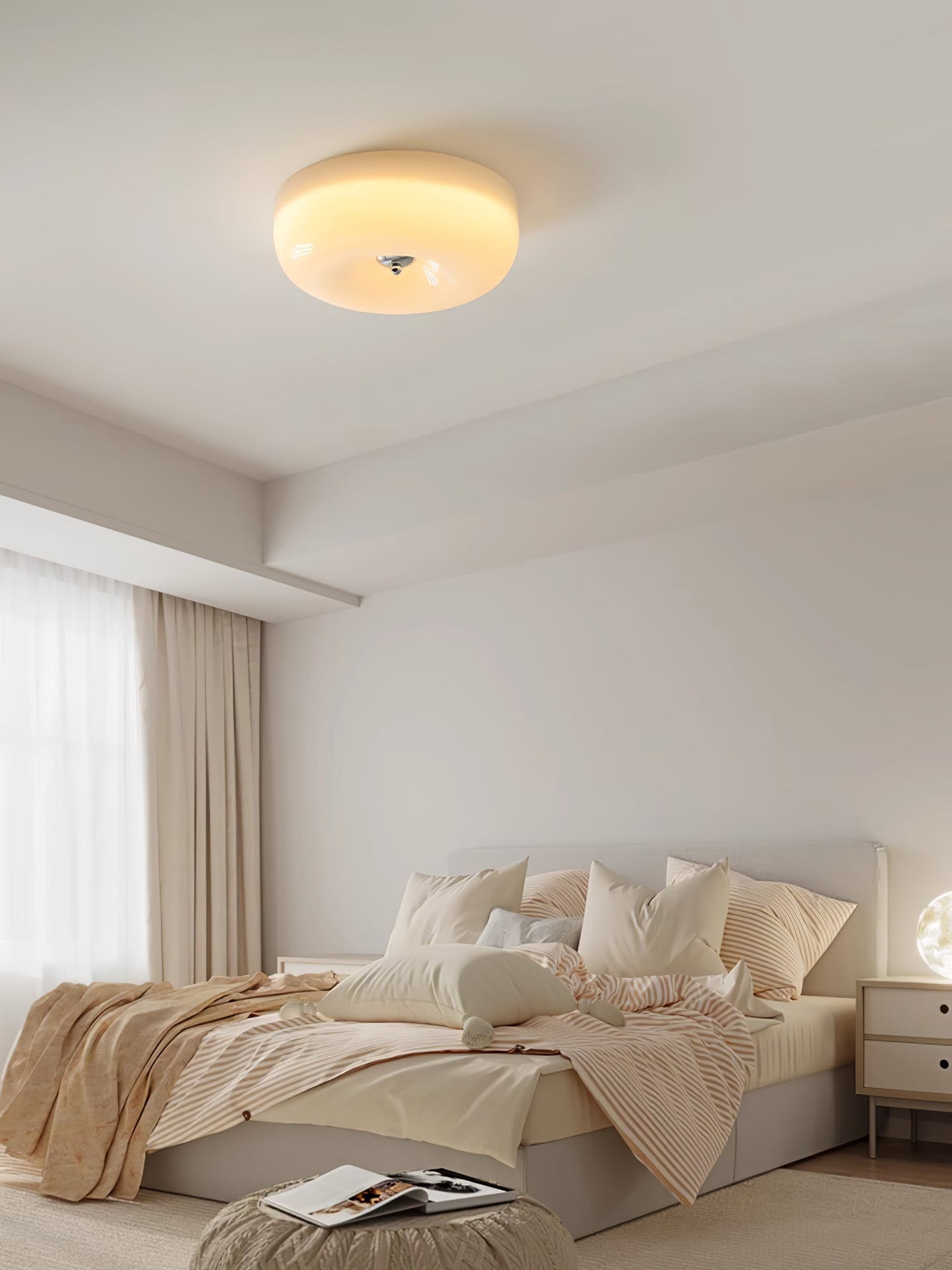 Plafondlamp Melkglas 32–46 cm | Glazen Bol met Zilveren Accent | Dimbare Plafondverlichting Warm Wit