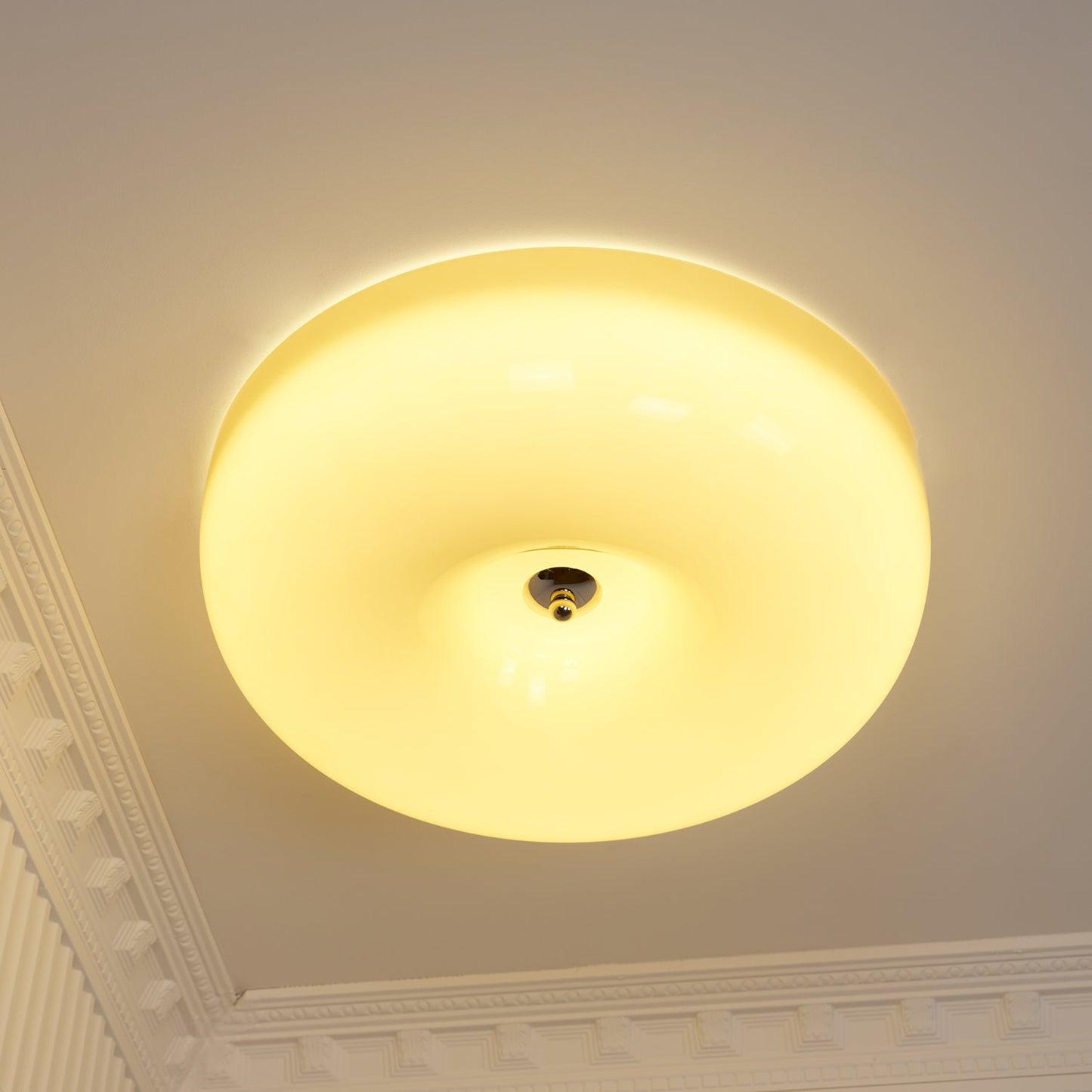 Plafondlamp Melkglas 32–46 cm | Glazen Bol met Zilveren Accent | Dimbare Plafondverlichting Warm Wit
