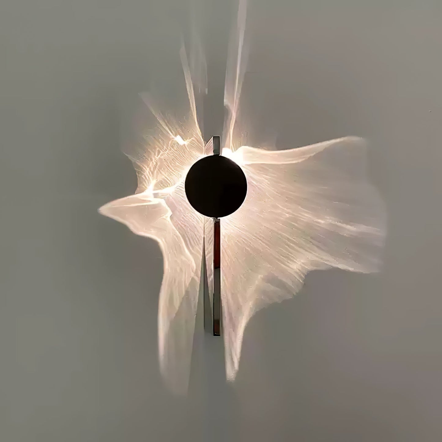 Kinetic Shadow Wandlamp Sculptuur met Verchroomde Schaduwprojectie