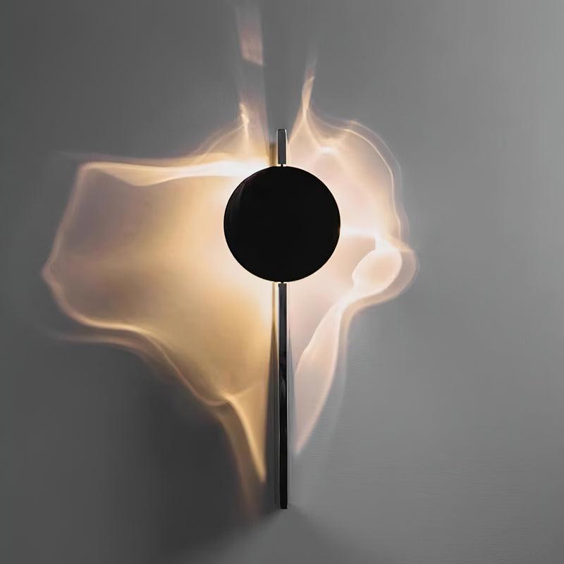 Kinetic Shadow Wandlamp Sculptuur met Verchroomde Schaduwprojectie
