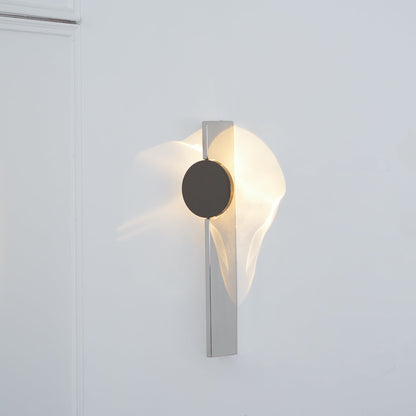 Kinetic Shadow Wandlamp Sculptuur met Verchroomde Schaduwprojectie