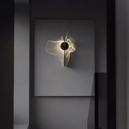 Kinetic Shadow Wandlamp Sculptuur met Verchroomde Schaduwprojectie