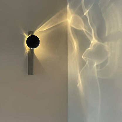 Kinetic Shadow Wandlamp Sculptuur met Verchroomde Schaduwprojectie
