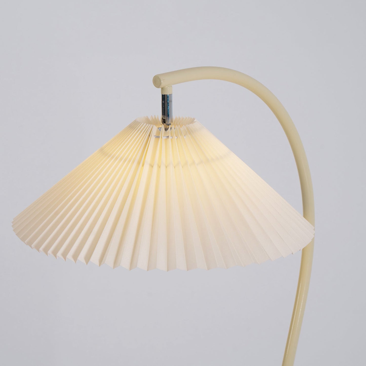 Geplooide Vloerlamp met Stoffen Kap – Modern Design Zwart Beige Groen Goud – 155cm Hoog E26/E27 – Dimbaar