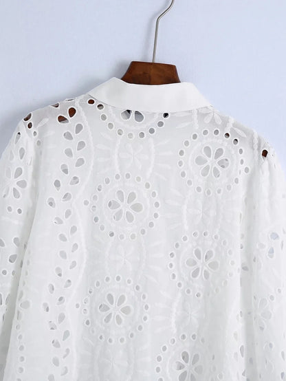 Vrouwelijke Kanten Blouse met Borduurwerk