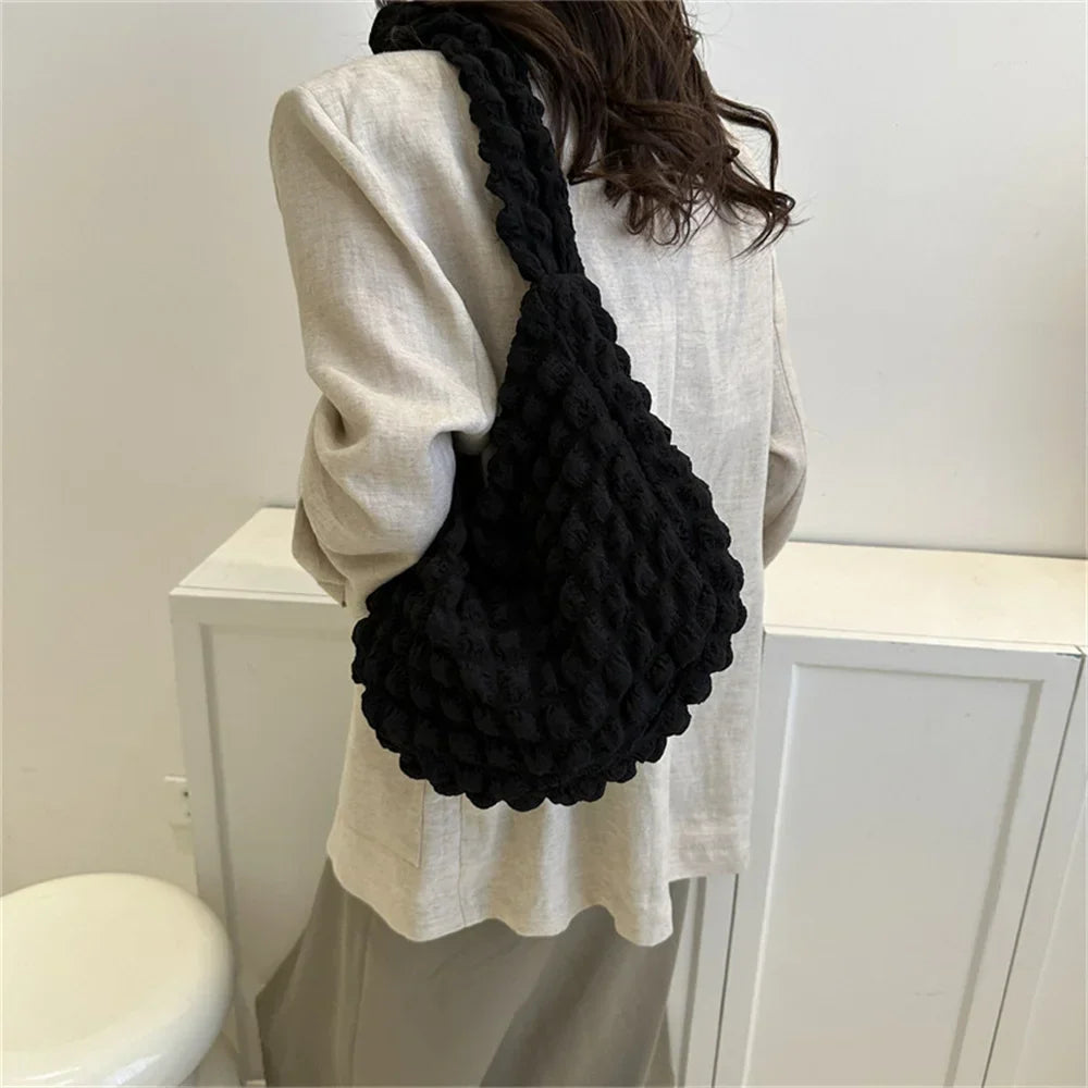 Geplooide Crossbody Tas met Geborduurde Details
