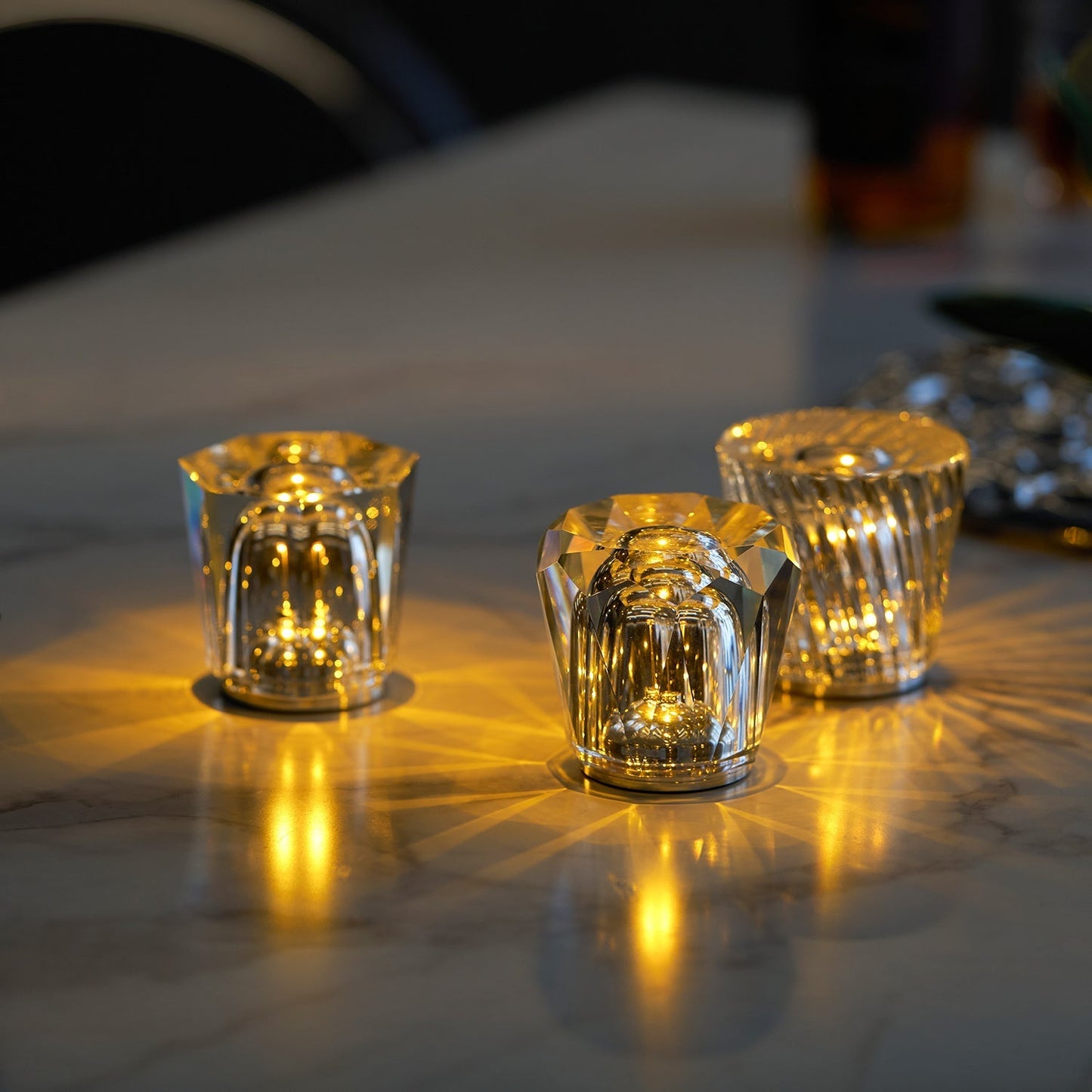 Diamant Kristal Tafellamp met Ingebouwde Accu – Draadloos & Dimbaar – Ø 8,2 cm × H 9 cm
