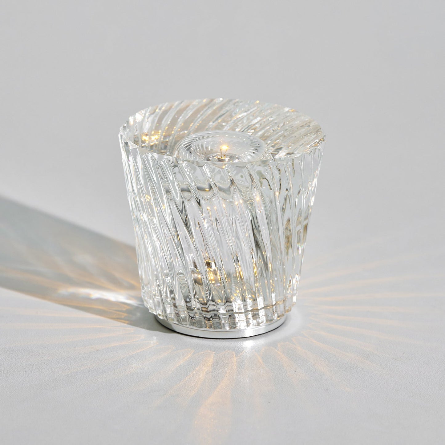 Diamant Kristal Tafellamp met Ingebouwde Accu – Draadloos & Dimbaar – Ø 8,2 cm × H 9 cm