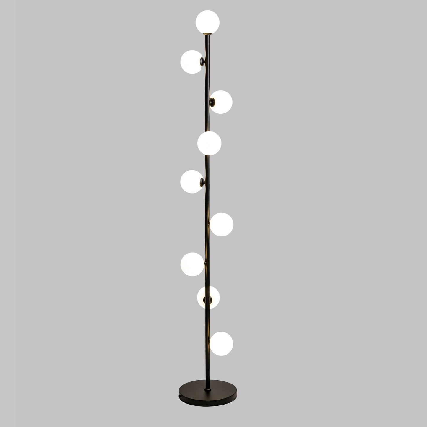 Scandinavische Minimalistische Staande Lamp Met Glazen Bollen En Warm Licht
