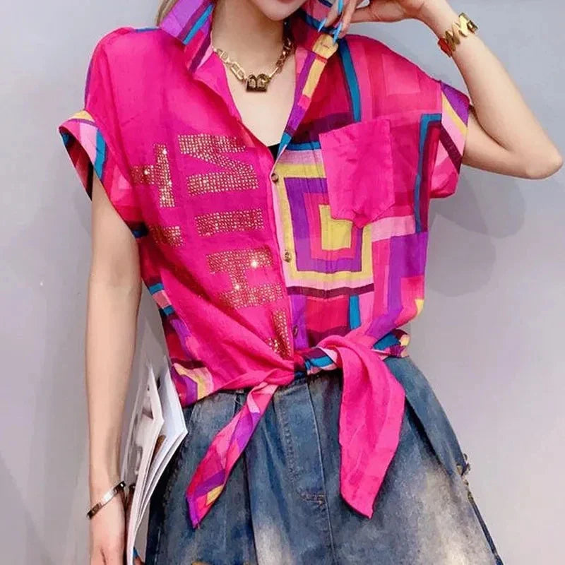 Vrouwelijke Zomerblouse Luchtige Elegantie