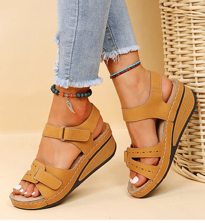 Dames Sandalen Plat Minimalistisch Design wordt: Dames Sandalen Plat Met Minimalistisch Design