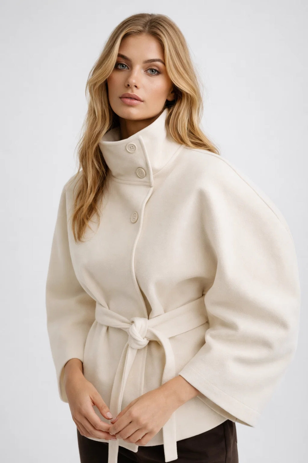 Korte Damesjas Oversized met Ceintuur en Opstaande Kraag Chique