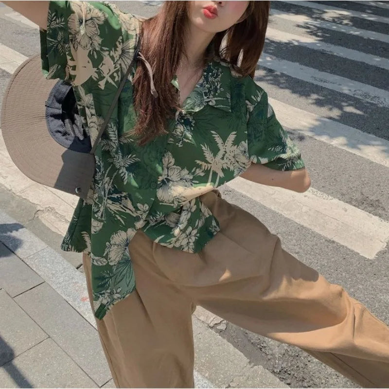 Vrouwelijke Zonneschijn Blouse Met Korte Mouwen