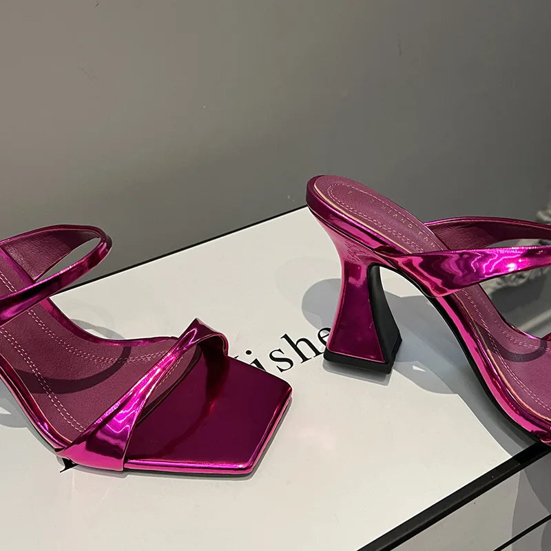 Zomers sandalen met Glijbanen en Bloemendesign