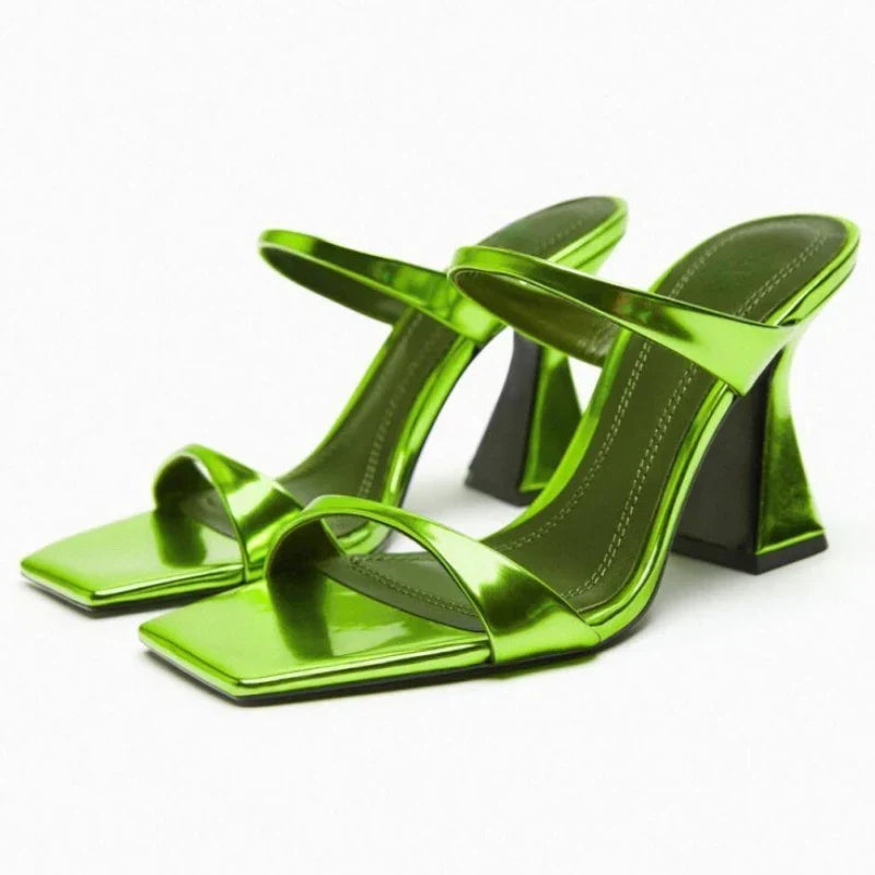 Zomers sandalen met Glijbanen en Bloemendesign - StudioMarella