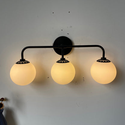 Art Deco Wandlamp met Bloemkap en Glazen Bol – Design Wandverlichting in Messing, Zwart of Nikkel voor Woonkamer en Badkamer