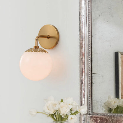 Art Deco Wandlamp met Bloemkap en Glazen Bol – Design Wandverlichting in Messing, Zwart of Nikkel voor Woonkamer en Badkamer