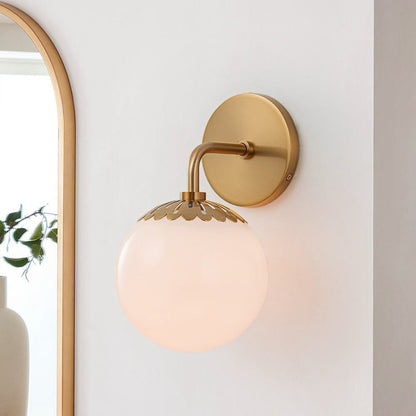 Art Deco Wandlamp met Bloemkap en Glazen Bol – Design Wandverlichting in Messing, Zwart of Nikkel voor Woonkamer en Badkamer