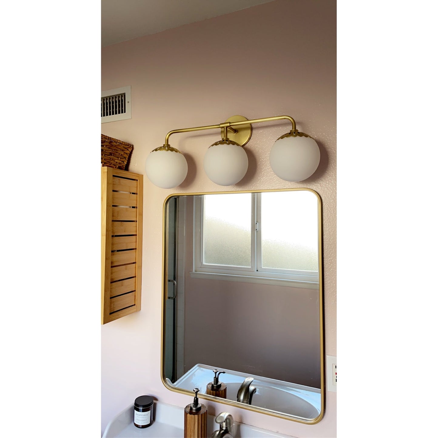 Art Deco Wandlamp met Bloemkap en Glazen Bol – Design Wandverlichting in Messing, Zwart of Nikkel voor Woonkamer en Badkamer