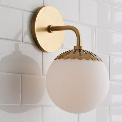 Art Deco Wandlamp met Bloemkap en Glazen Bol – Design Wandverlichting in Messing, Zwart of Nikkel voor Woonkamer en Badkamer