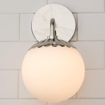Art Deco Wandlamp met Bloemkap en Glazen Bol – Design Wandverlichting in Messing, Zwart of Nikkel voor Woonkamer en Badkamer