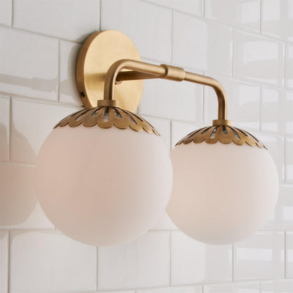 Art Deco Wandlamp met Bloemkap en Glazen Bol – Design Wandverlichting in Messing, Zwart of Nikkel voor Woonkamer en Badkamer