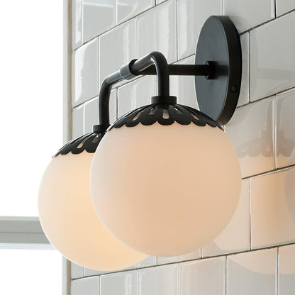 Art Deco Wandlamp met Bloemkap en Glazen Bol – Design Wandverlichting in Messing, Zwart of Nikkel voor Woonkamer en Badkamer
