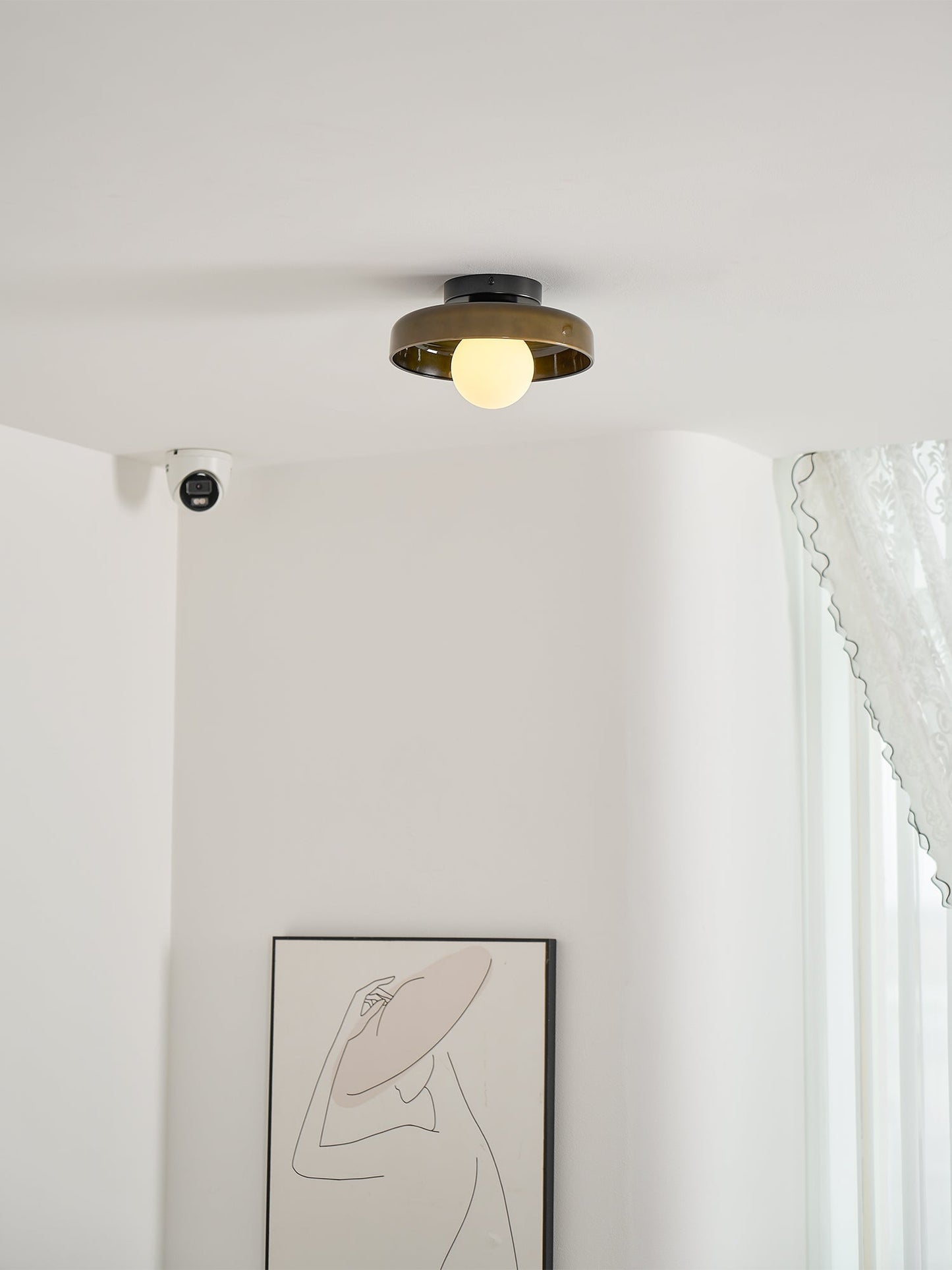 Disc Orb Plafondlamp – Moderne Glazen Lampenkap Rond Scandinavisch Design Messing Basis 3 Lichtpunten Warm Licht Woonkamer Slaapkamer Eetkamer