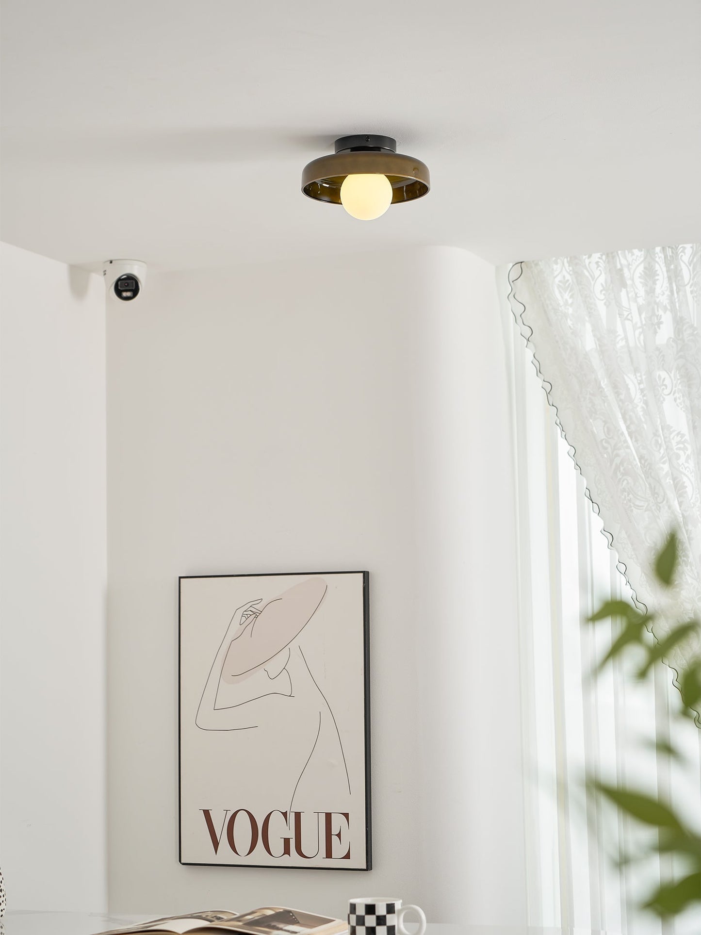 Disc Orb Plafondlamp – Moderne Glazen Lampenkap Rond Scandinavisch Design Messing Basis 3 Lichtpunten Warm Licht Woonkamer Slaapkamer Eetkamer