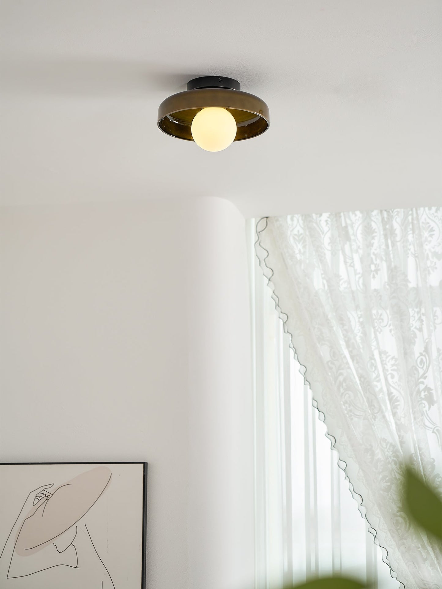 Disc Orb Plafondlamp – Moderne Glazen Lampenkap Rond Scandinavisch Design Messing Basis 3 Lichtpunten Warm Licht Woonkamer Slaapkamer Eetkamer