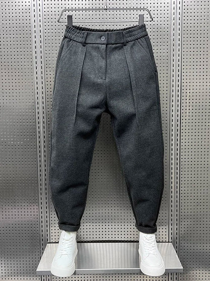 Dogukan | Flatterende en tijdloze flared broek 2
