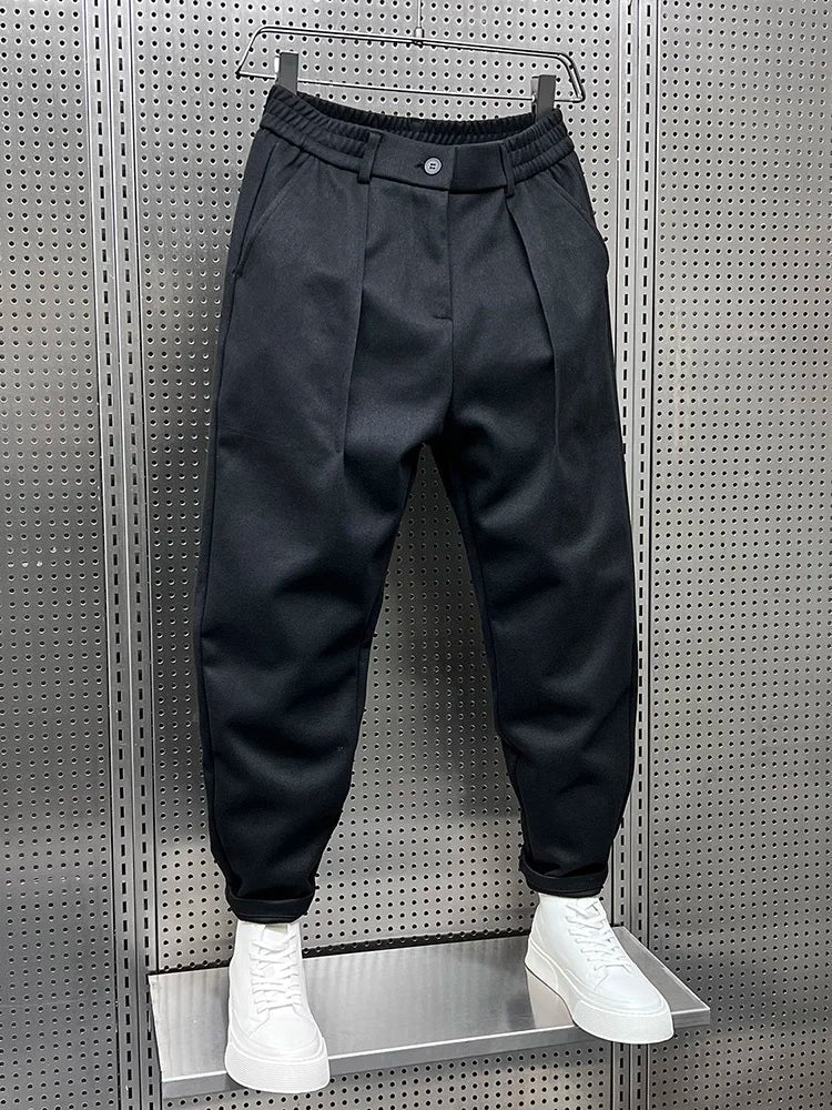 Dogukan | Flatterende en tijdloze flared broek 4